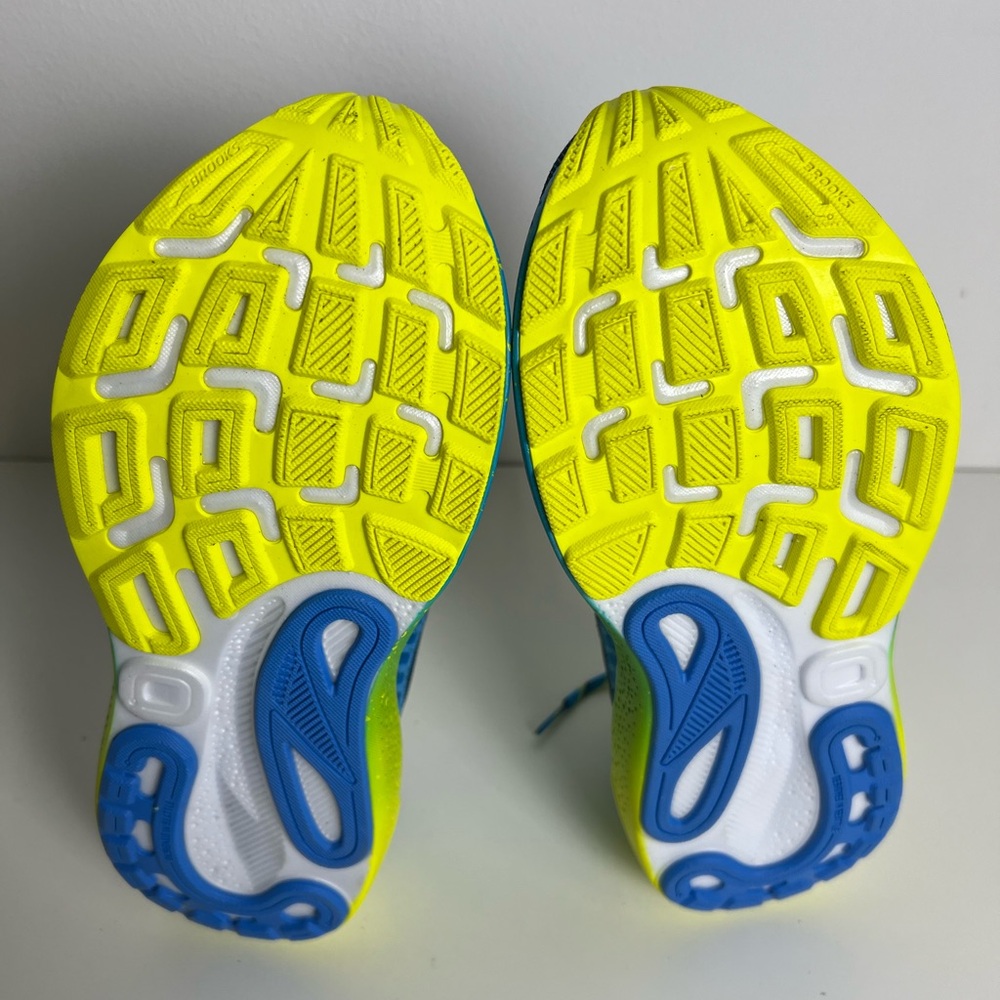 Brooks x Run Disney Adrenaline GTS 24 women’s Running size 10 - Picture 9 of 10